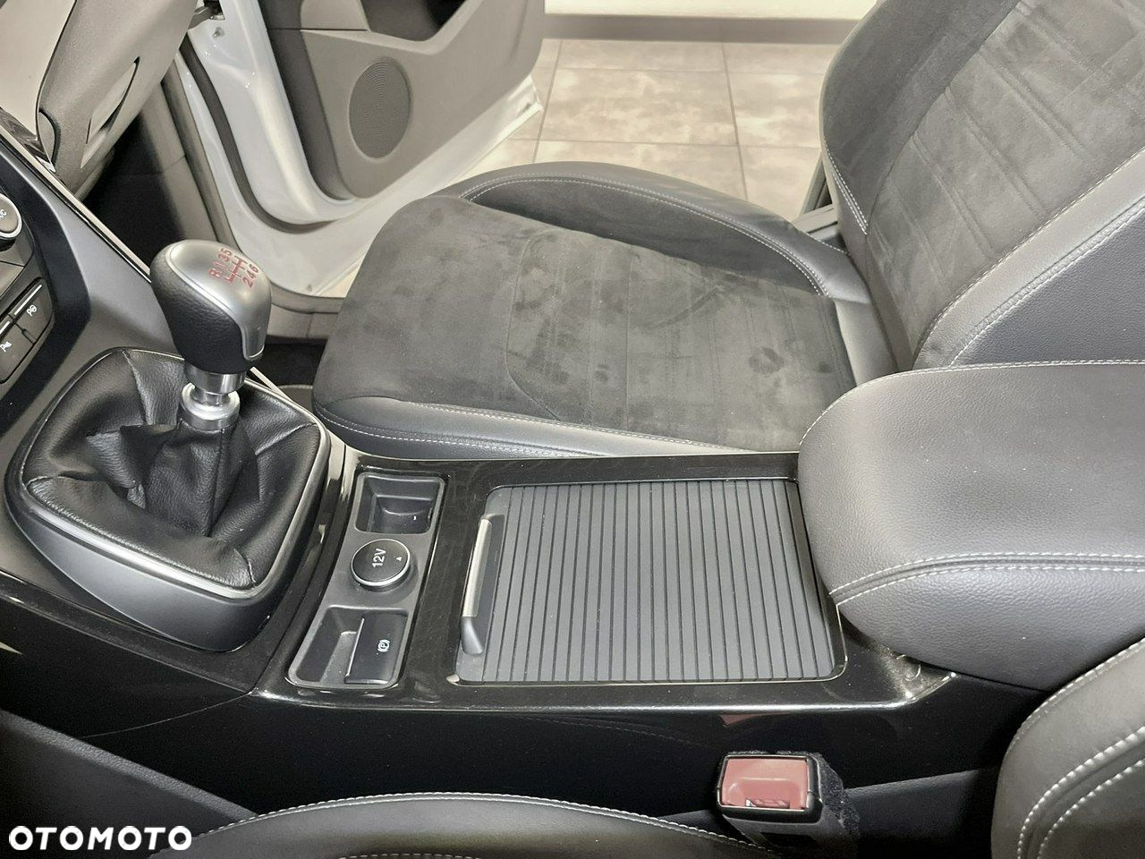 Ford Kuga 1.5 EcoBlue ST-LINE - 11