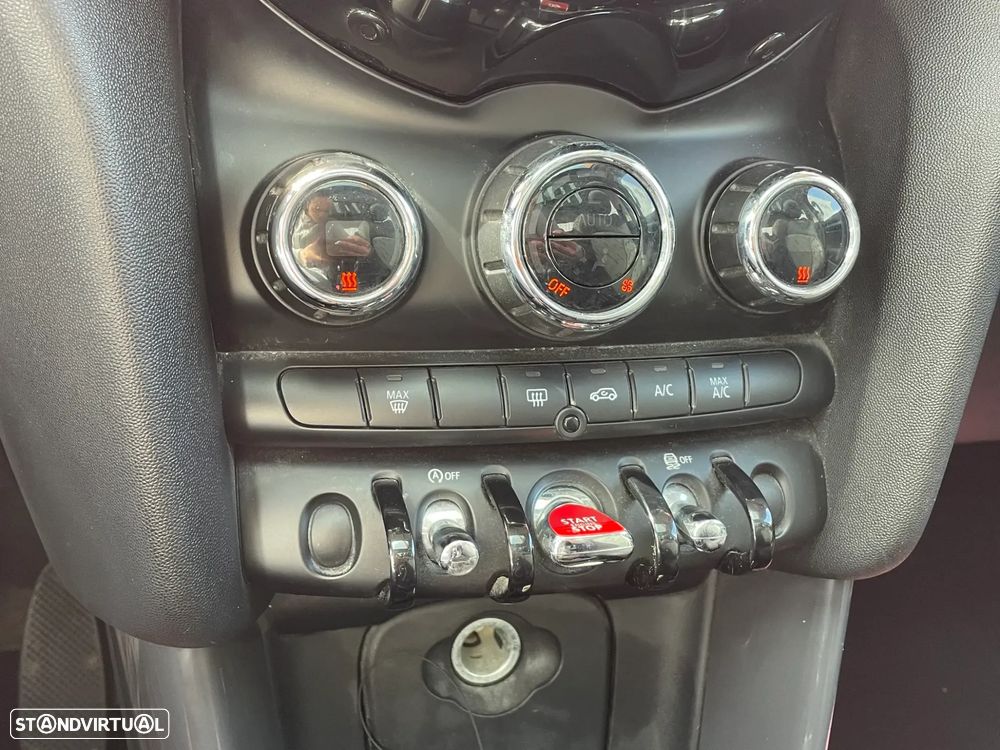 MINI 5 Portas Cooper D Aut. - 16