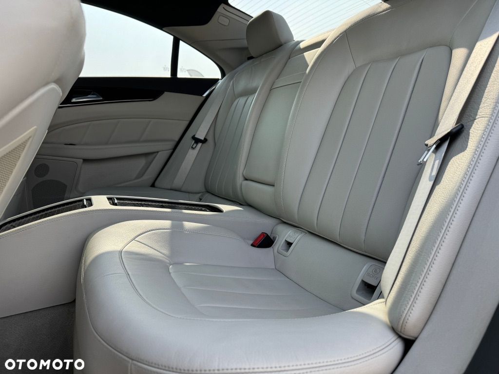 Mercedes-Benz CLS - 24