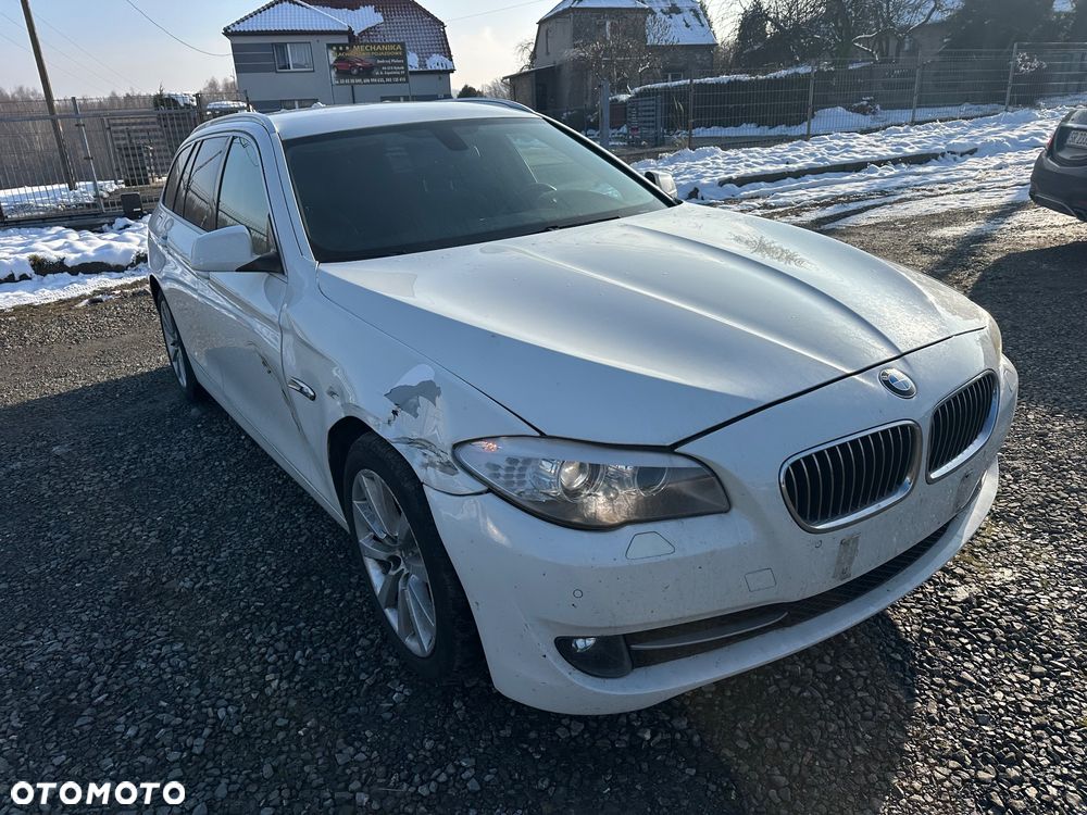 BMW Seria 5 525d xDrive Sport-Aut - 2