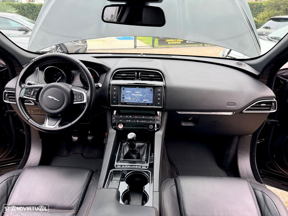 Jaguar F-Pace 2.0 i4D Prestige - 8