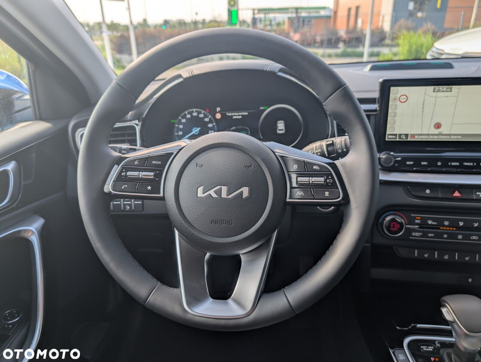 Kia XCeed - 10