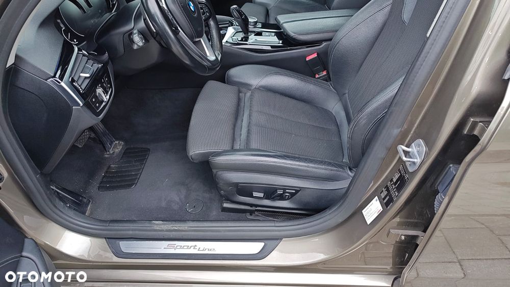 BMW Seria 5 520d Luxury Line sport - 11