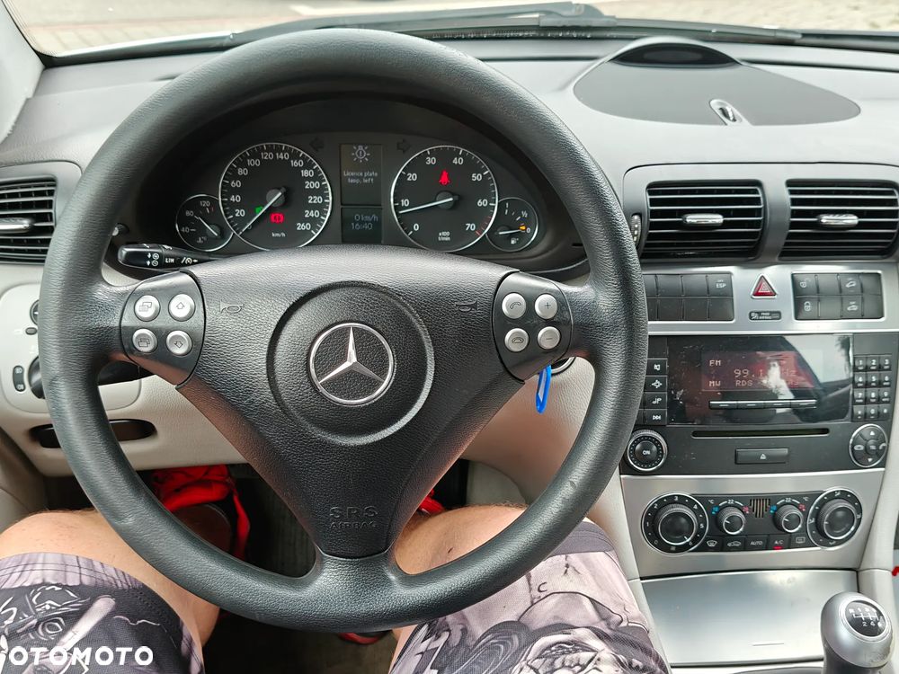 Mercedes-Benz Klasa C 180 Kompressor Sport Edition - 21