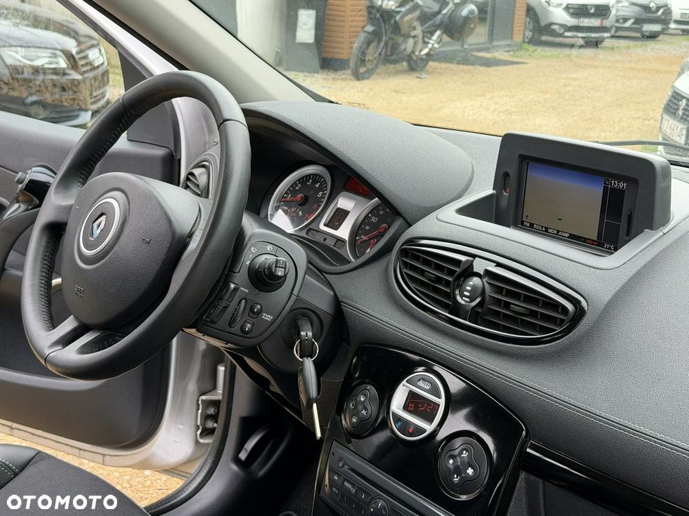 Renault Clio - 22