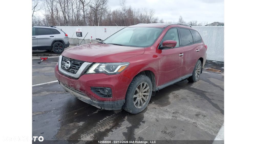 Nissan Pathfinder - 1