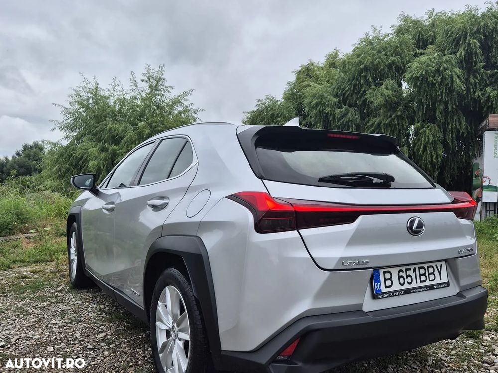 Lexus UX 250h 2.0L HEV 20H- (178 HP) 4X2 CVT Business - 4
