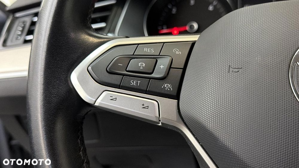Volkswagen Passat 2.0 TDI Elegance DSG - 24