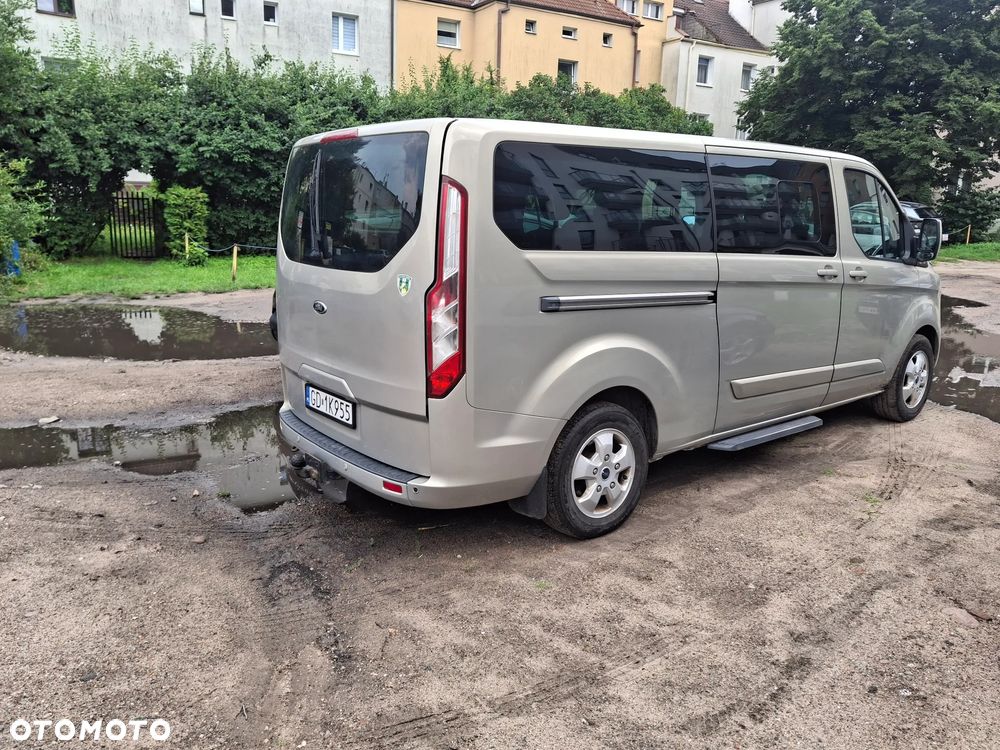 Ford Tourneo Custom - 4