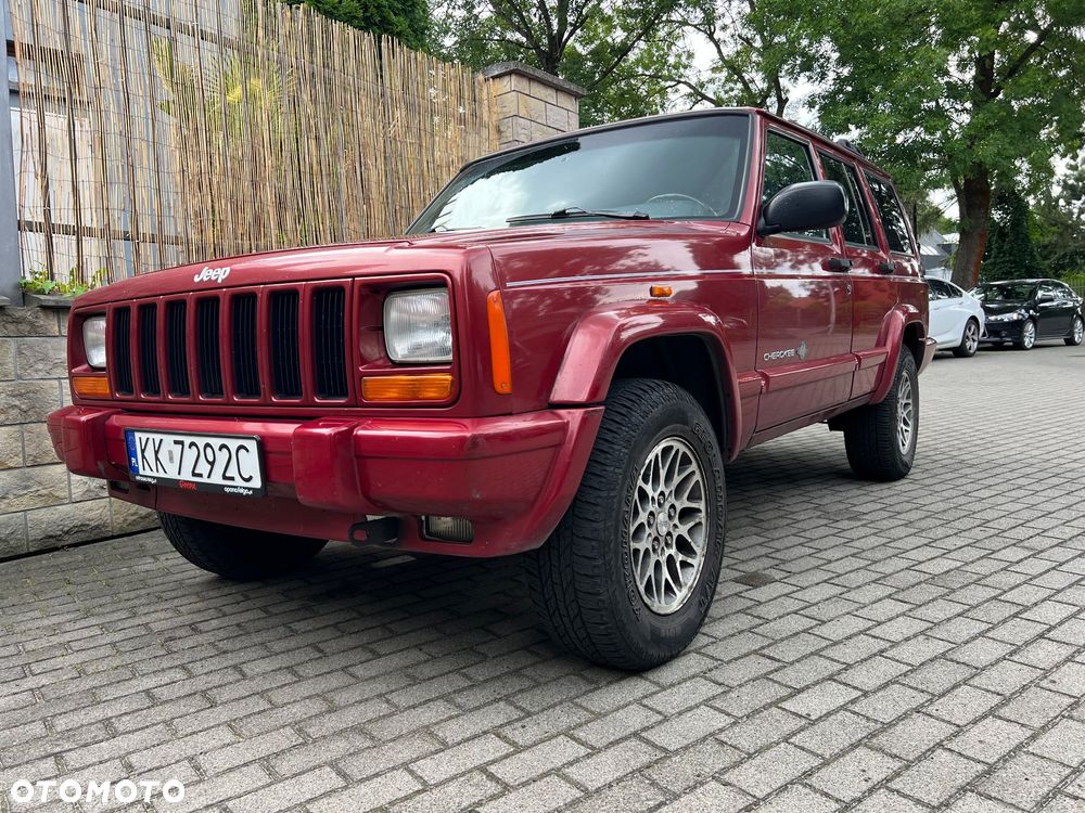 Jeep Cherokee - 18