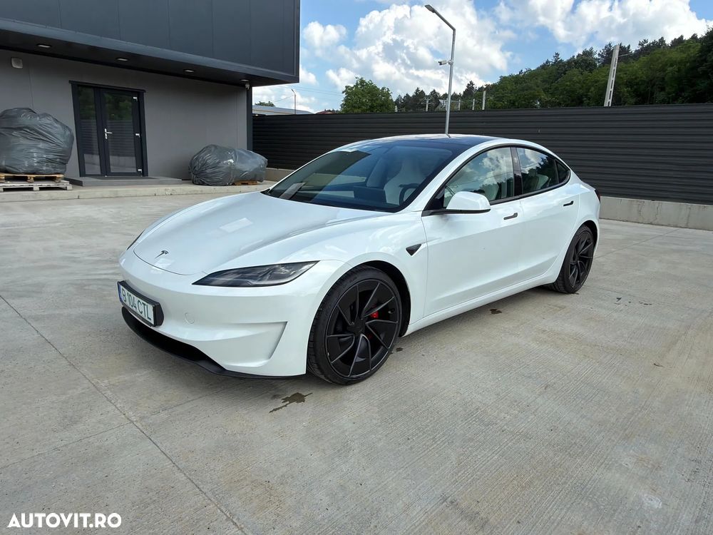 Tesla Model 3 - 1