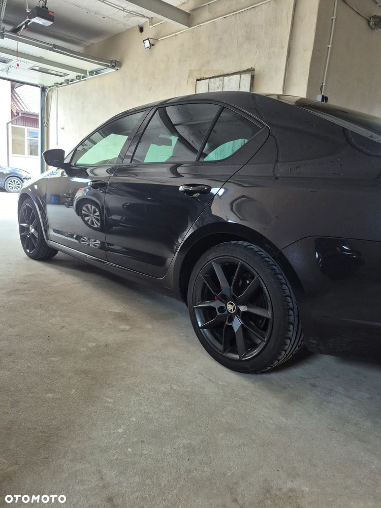 Skoda Octavia 2.0 TSI RS - 6