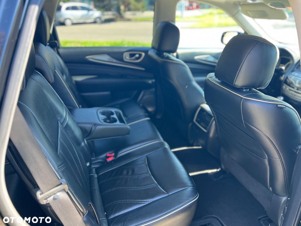 Infiniti Q60 - 22