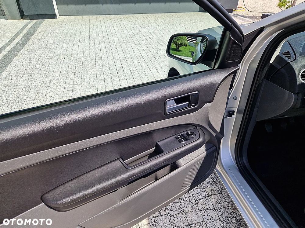 Ford Focus 1.6 16V Ambiente - 14