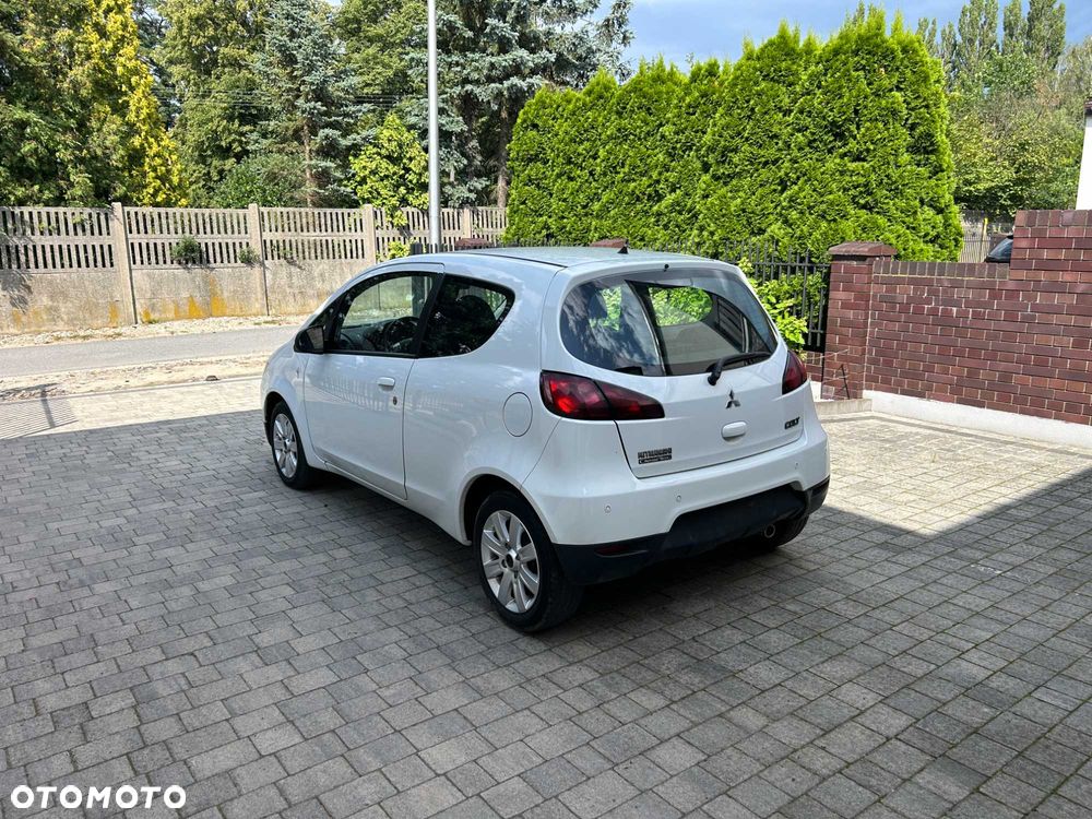 Mitsubishi Colt - 2