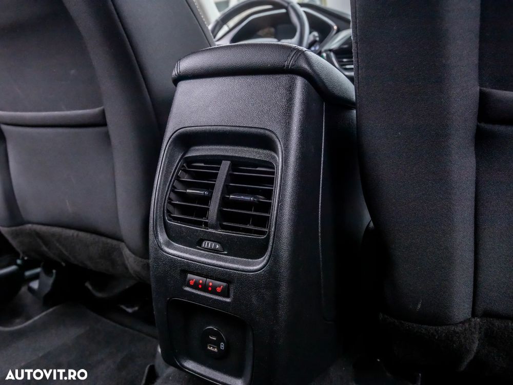 Ford Kuga 2.0 EcoBlue A8 AWD Titanium - 17