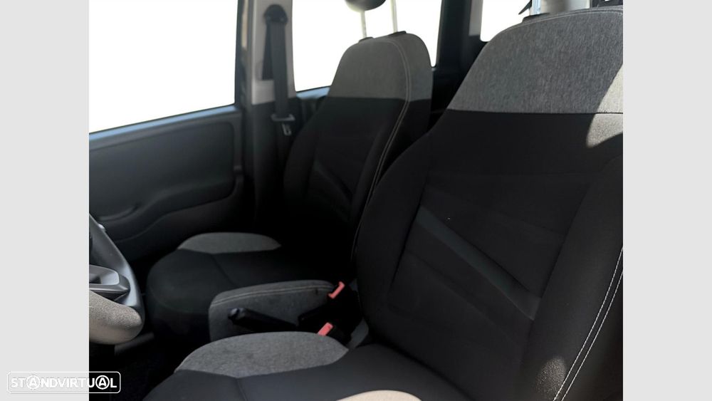 Fiat Panda 1.0 Hybrid City Life — fotografia 12