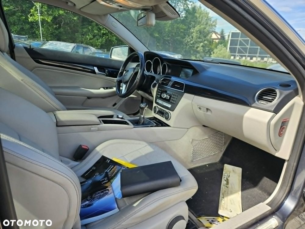 Mercedes-Benz Klasa C 220 CDI Edition - 6