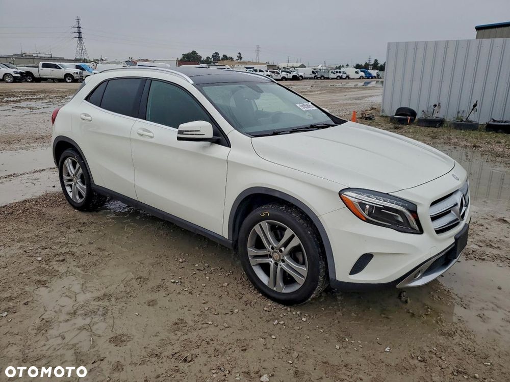 Mercedes-Benz GLA - 1