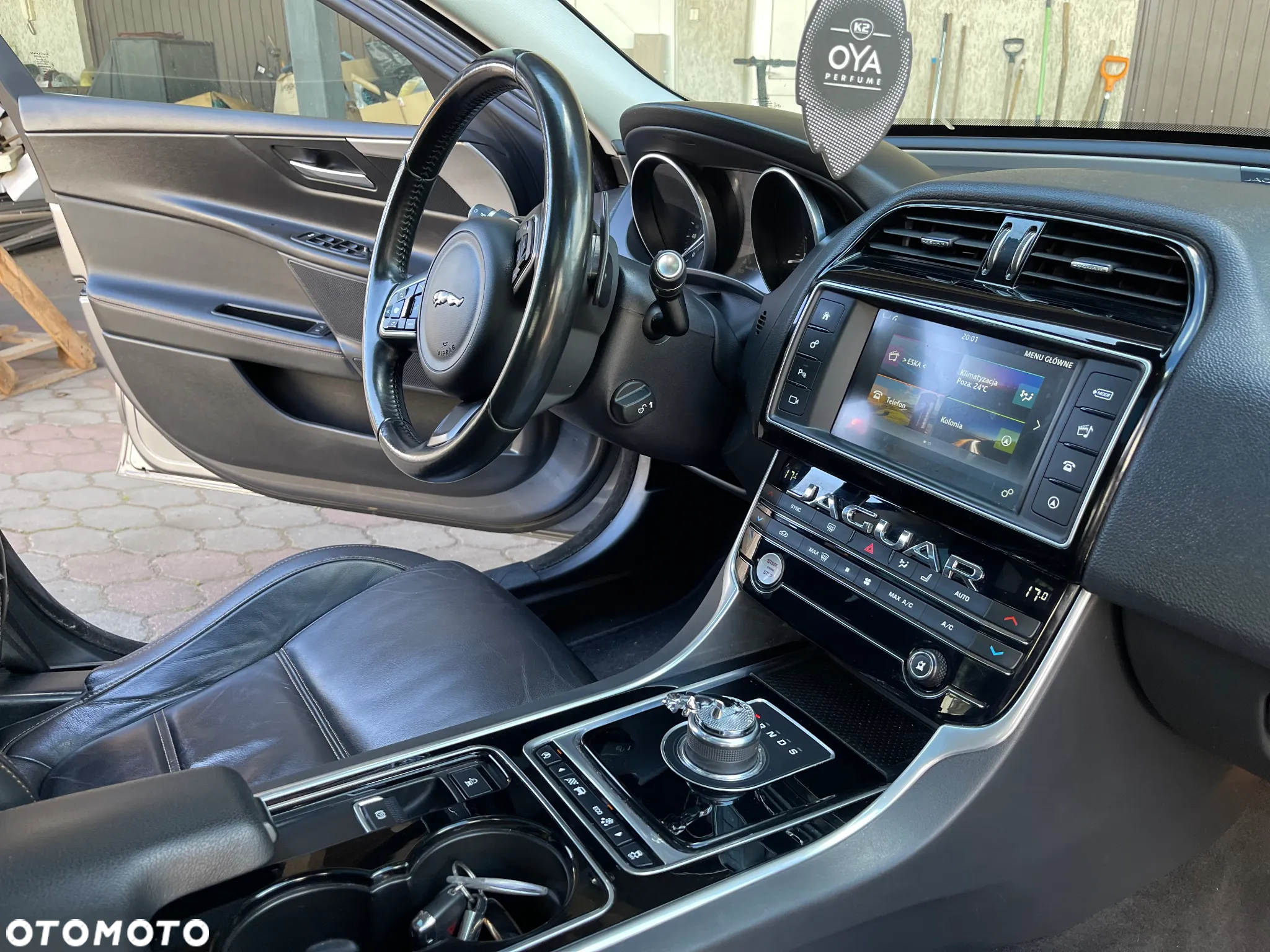 Jaguar XE 2.0 D Prestige - 20