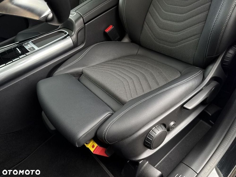 Mercedes-Benz GLA - 10