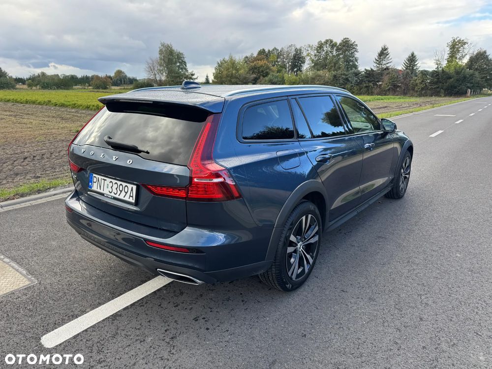 Volvo V60 Cross Country 2019 photo 3