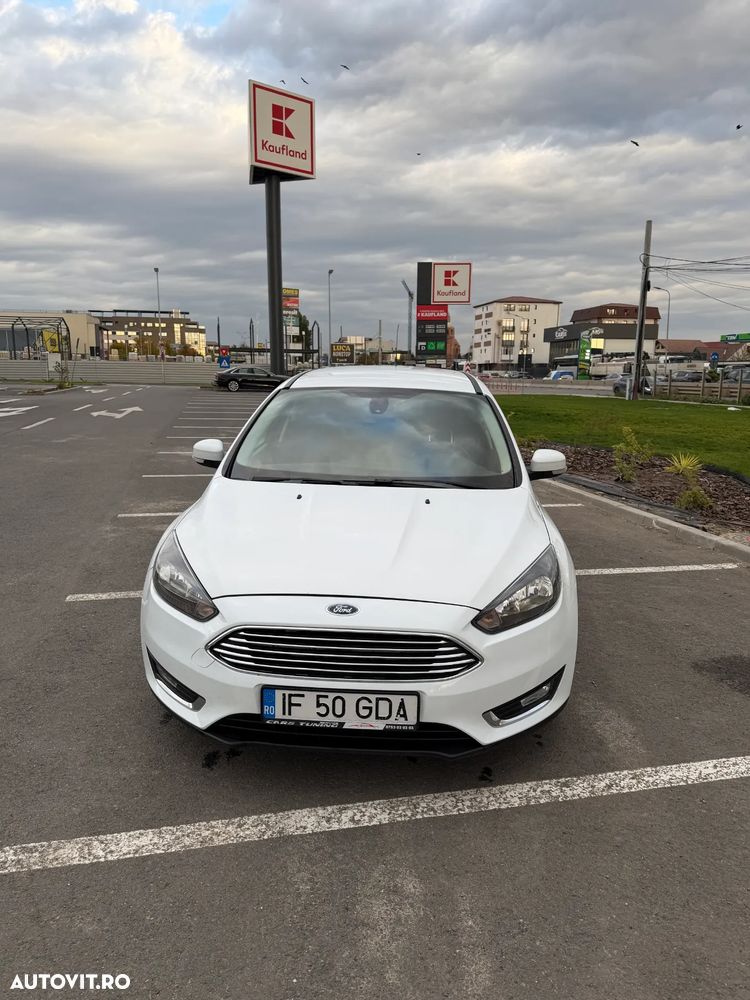 Ford Focus 1.5 TDCi Powershift Titanium - 1