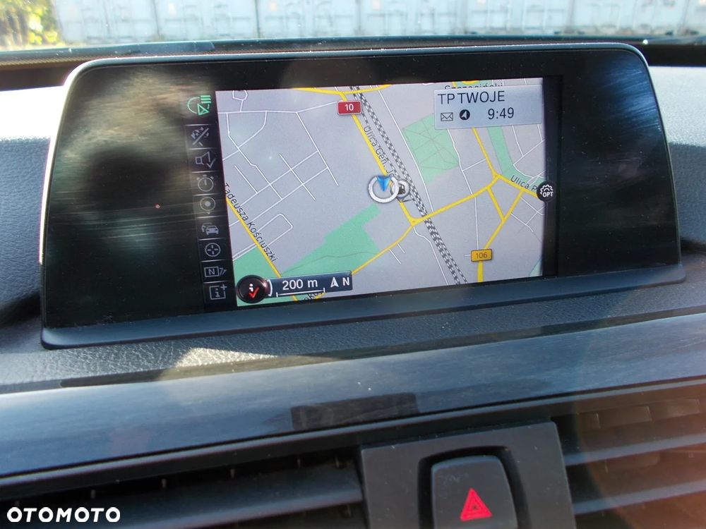 BMW Seria 3 320i Sport-Aut Luxury Line - 24