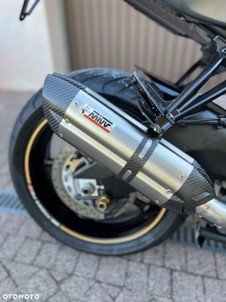 Yamaha FZ8 - 5