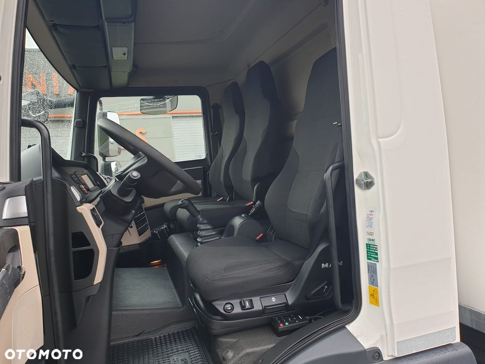 MAN TGL 10.180 CHŁODNIA IZOTERMA KONTENER DRZWI - 17