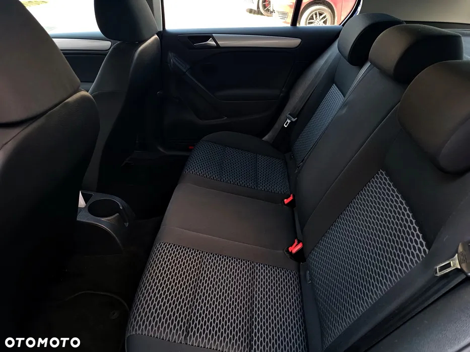 Volkswagen Golf 2.0 TDI DPF Comfortline - 15