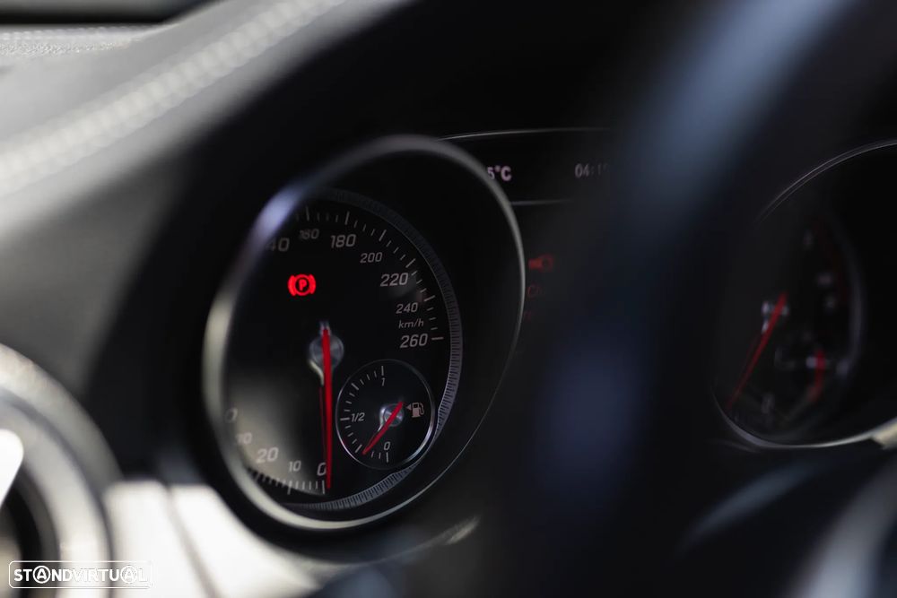 Mercedes-Benz CLA 200 d Shooting Brake AMG Line Aut. - 14