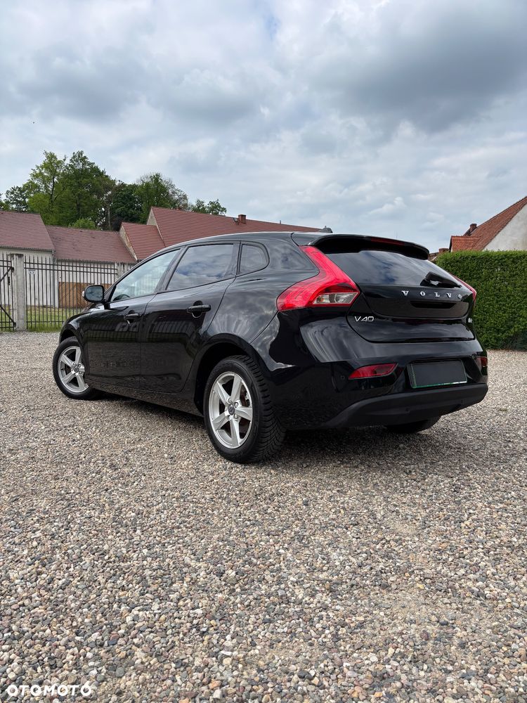 Volvo V40 D2 Momentum - 4