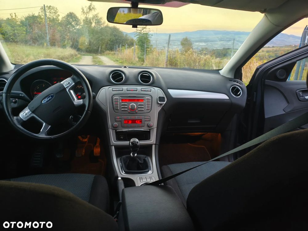 Ford Mondeo - 10