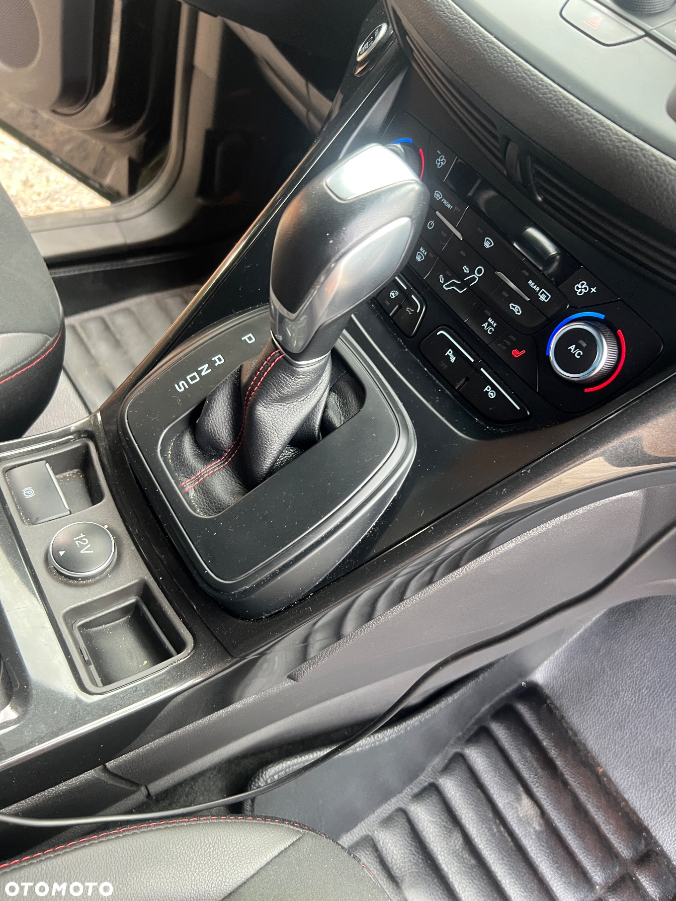 Ford Kuga 2.0 TDCi AWD ST-Line - 29