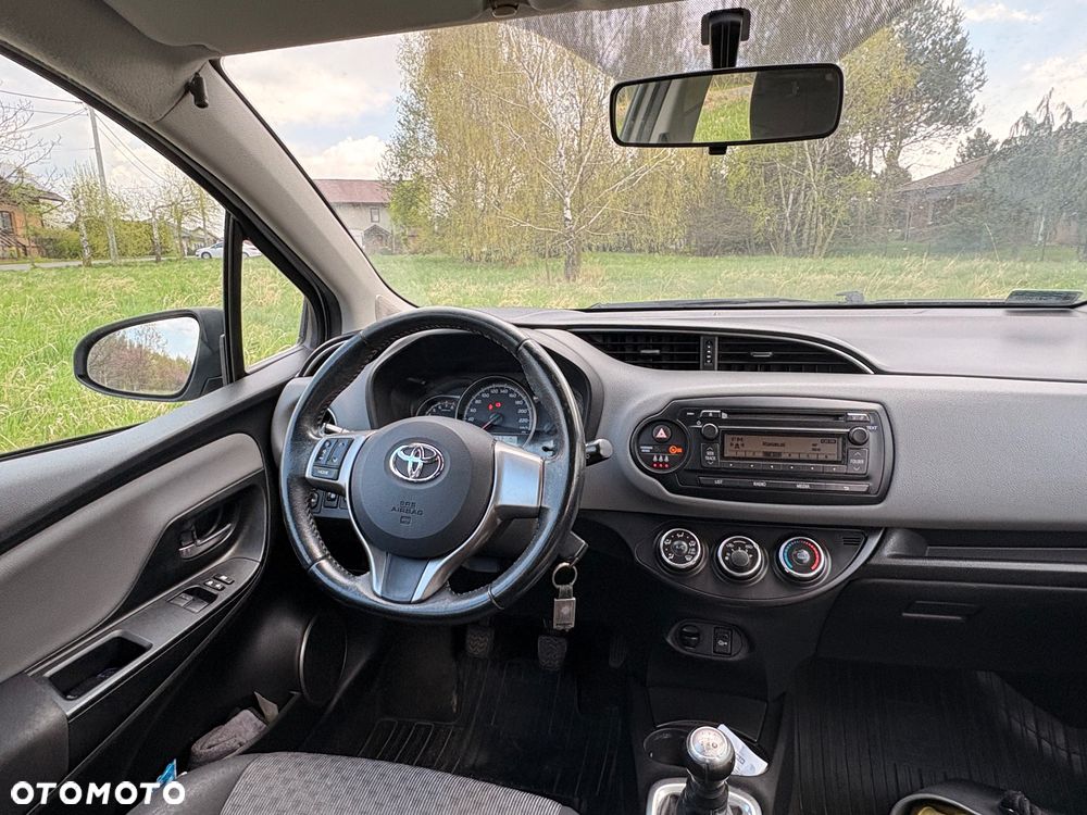Toyota Yaris 1.0 Premium - 2