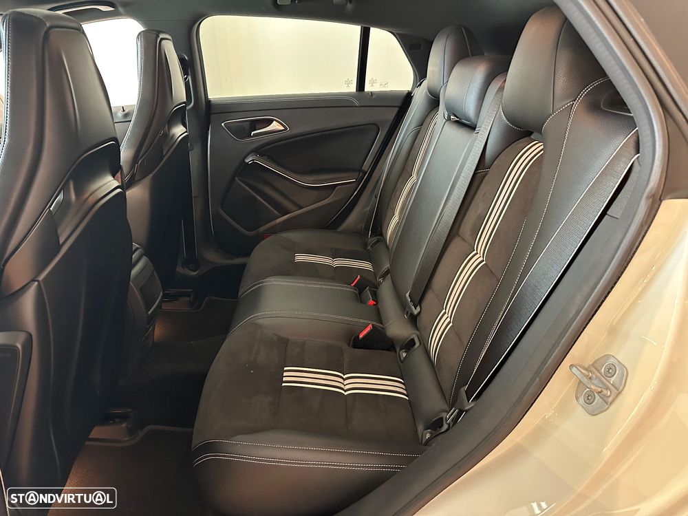 Mercedes-Benz CLA 180 d Shooting Brake AMG Line Aut. - 17