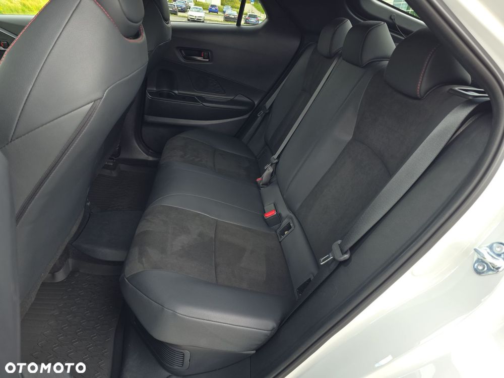 Toyota C-HR - 16