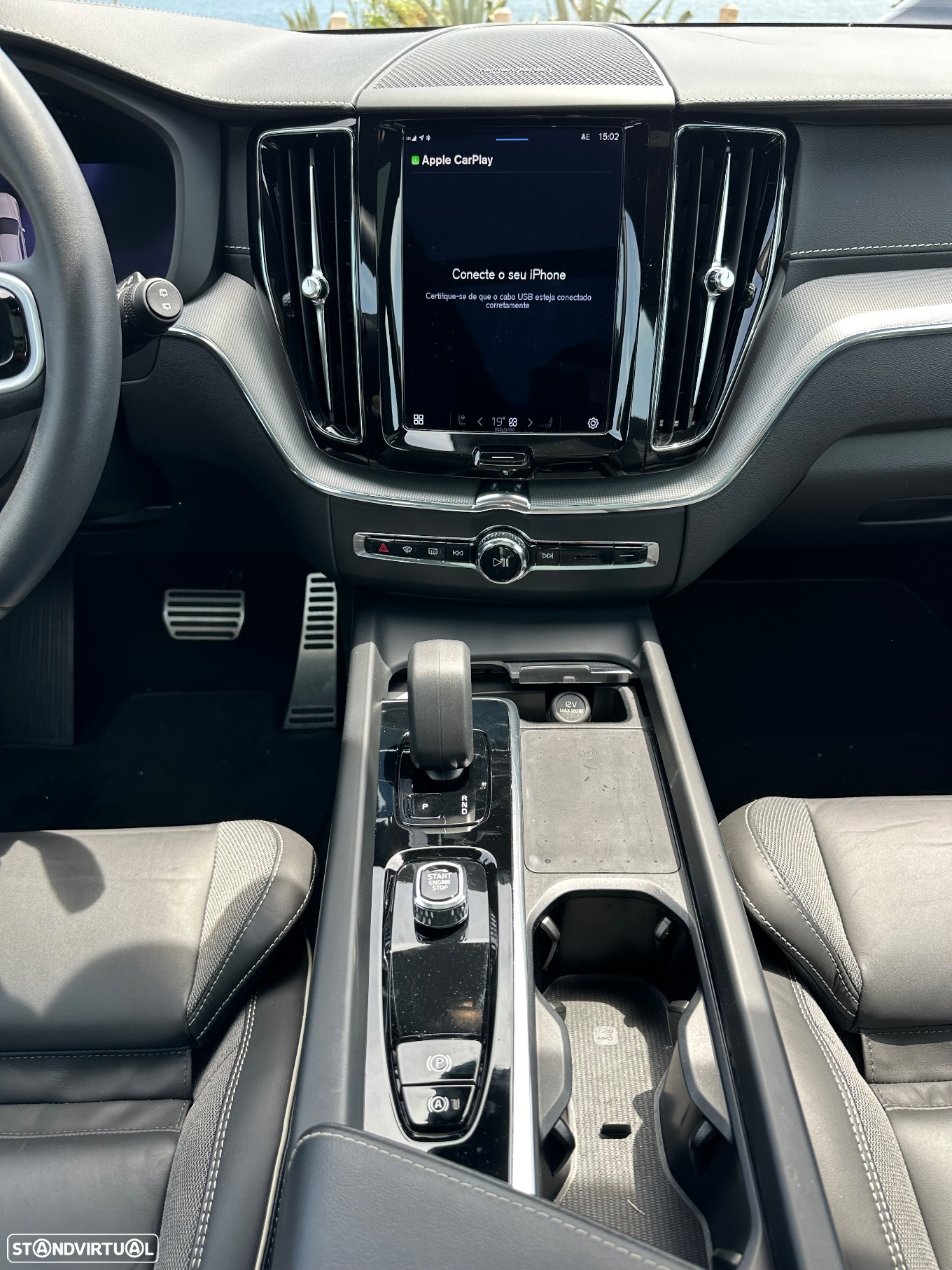 Volvo XC 60 2.0 B4 R-Design Geartronic - 15