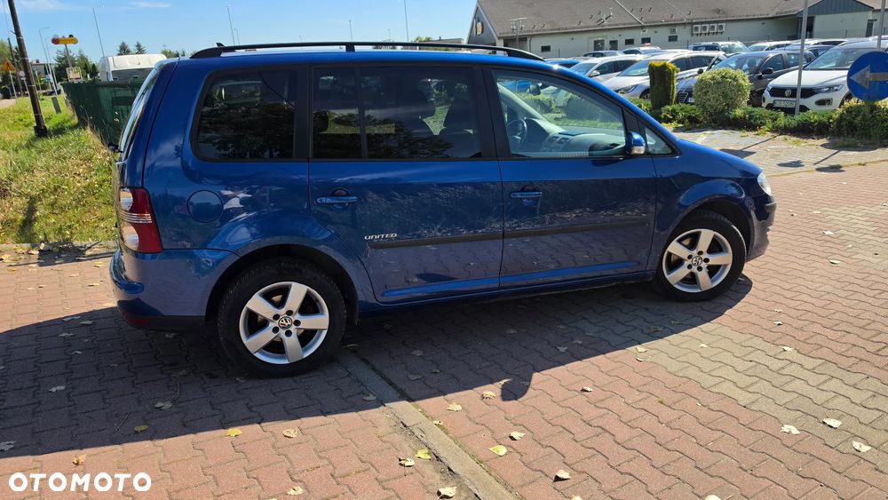 Volkswagen Touran 2.0 FSI Highline - 15
