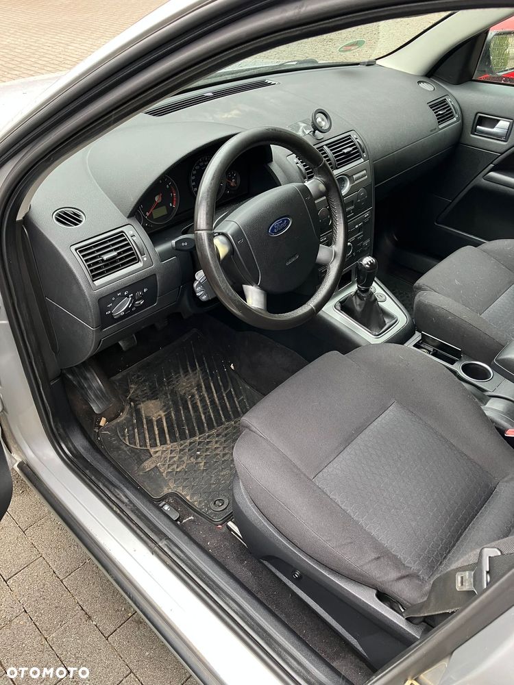Ford Mondeo 1.8 Ghia - 5