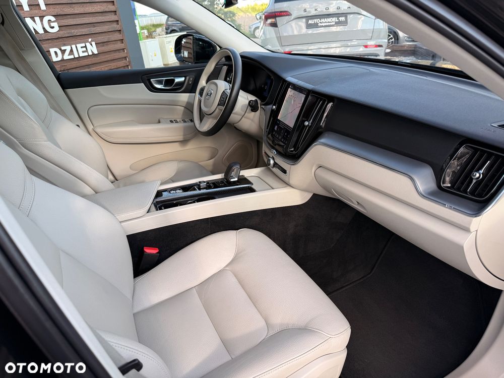 Volvo XC 60 B4 B Plus Bright - 22
