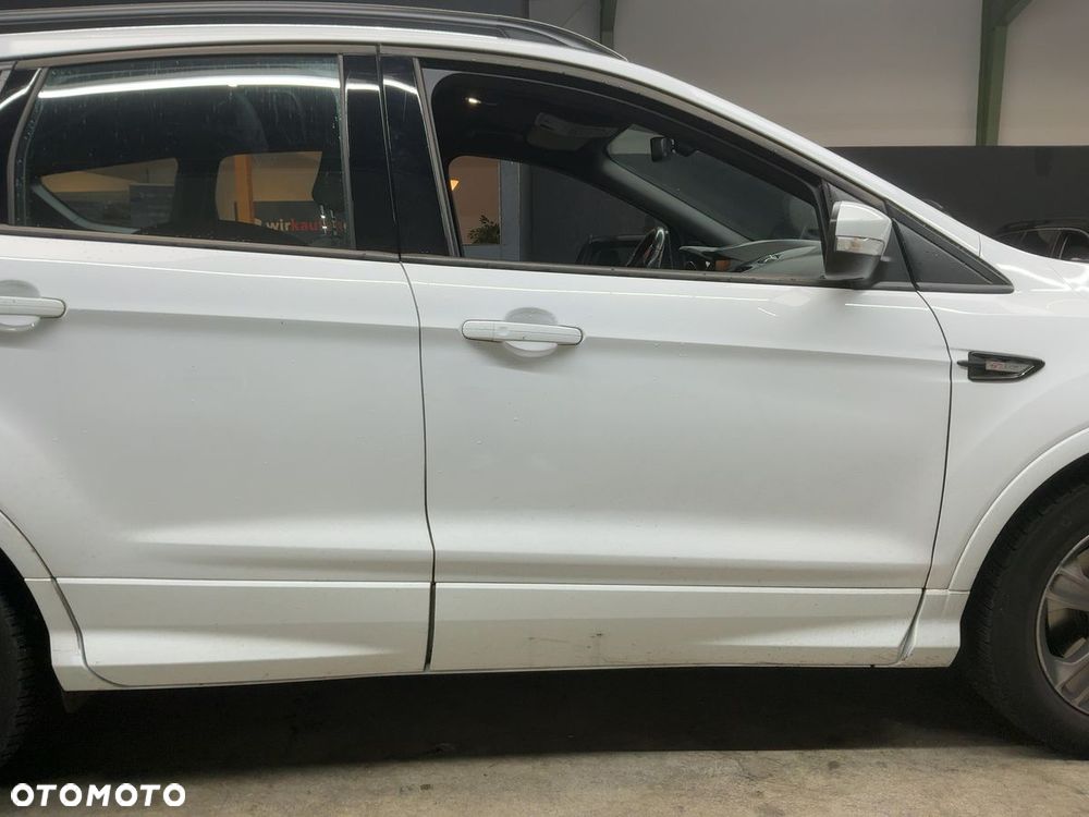 Ford Kuga 2.0 TDCi 2x4 ST-Line - 6