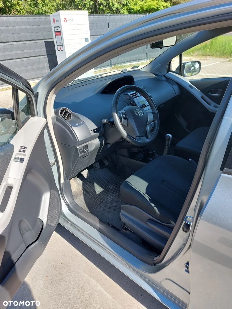 Toyota Yaris 1.3 Luna Gold - 5
