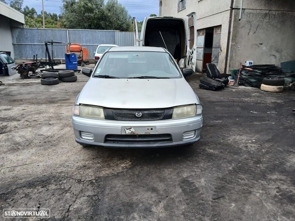 Mazda 323 de 2000 para peças - 3