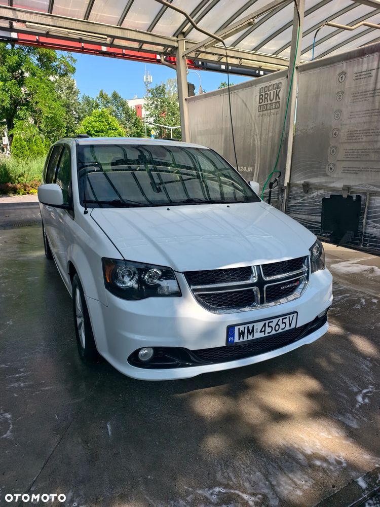 Dodge Grand Caravan - 30