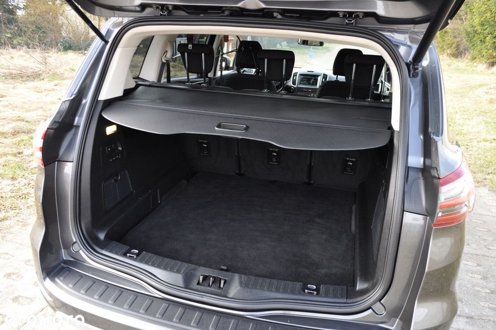 Ford S-Max - 19