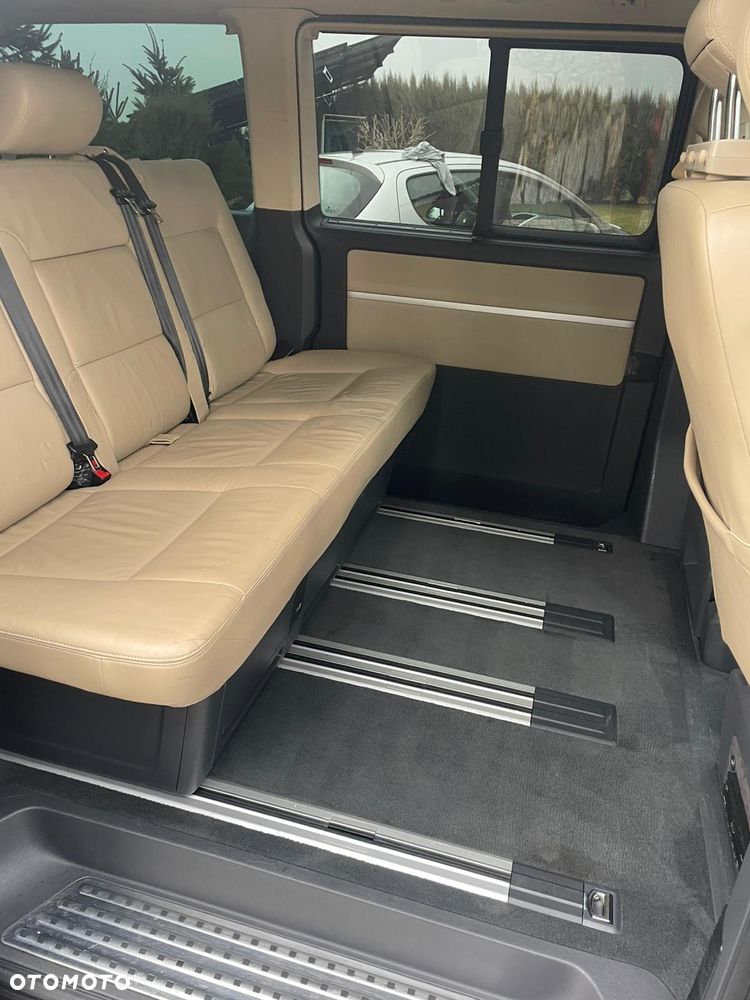 Volkswagen Multivan - 10