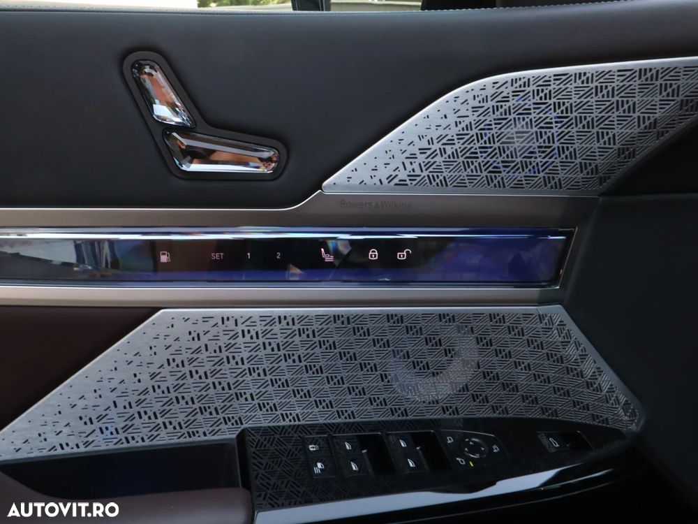 BMW M7 M760e xDrive - 30