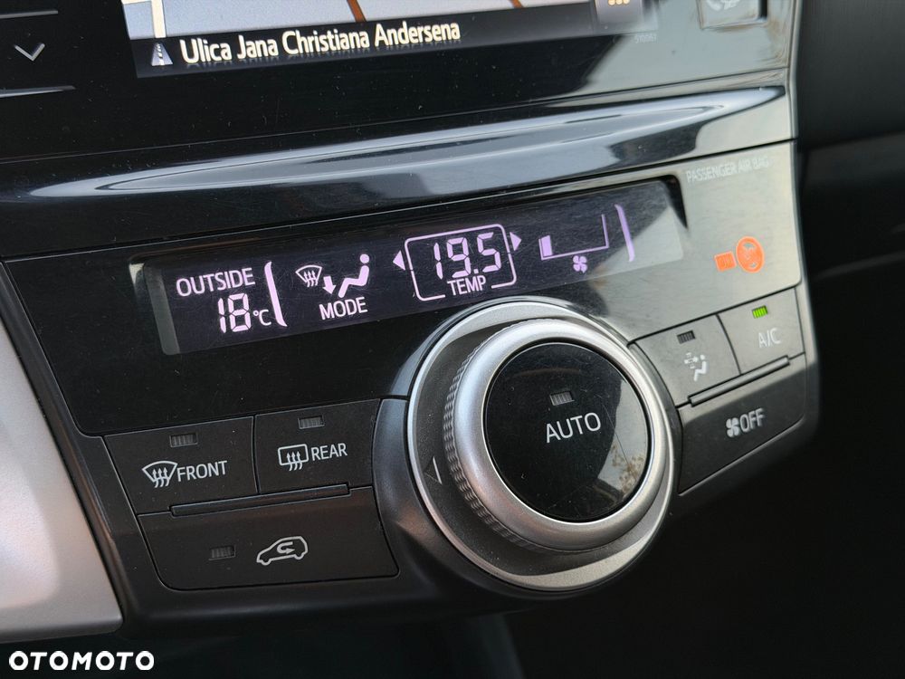 Toyota Prius+ (Hybrid) Executive - 29